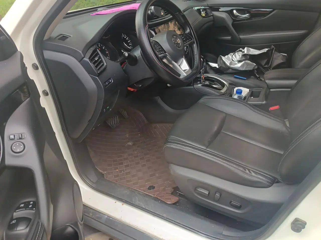Nissan X-Trail 2021 2.0L CVT 2WD XL Premium Commemorative Edition — миниатюра 16
