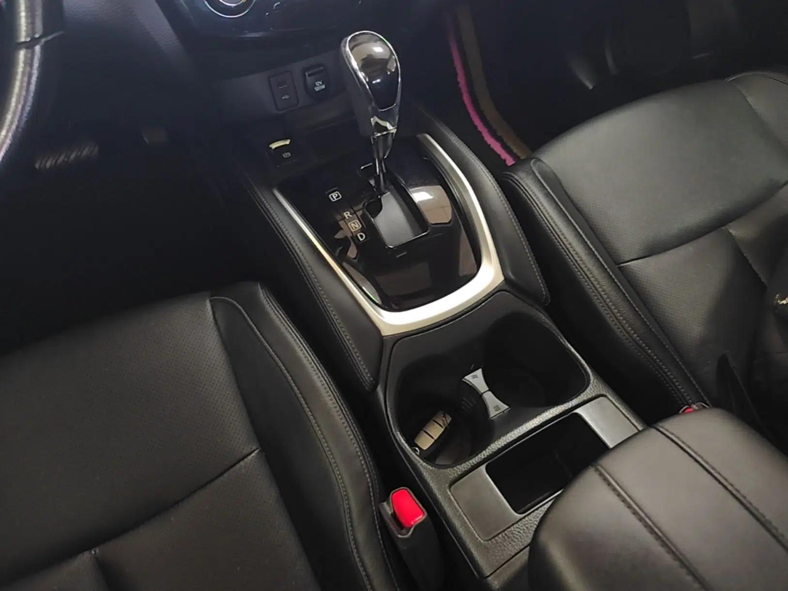 Nissan X-Trail 2022 2.0L Two-Wheel Drive Smart Connect Premium Edition — миниатюра 16
