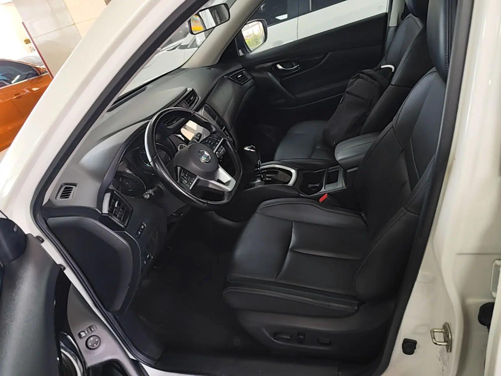 Nissan X-Trail 2022 2.0L Two-Wheel Drive Smart Connect Premium Edition — миниатюра 17
