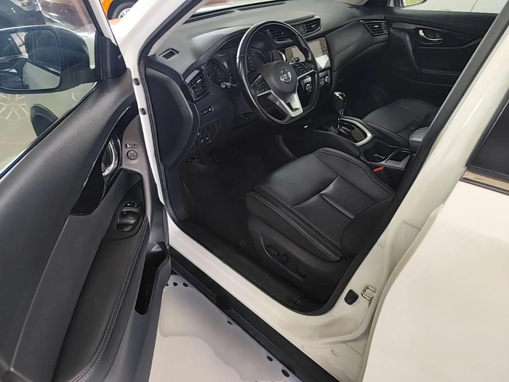 Nissan X-Trail 2022 2.0L Two-Wheel Drive Smart Connect Premium Edition — миниатюра 18