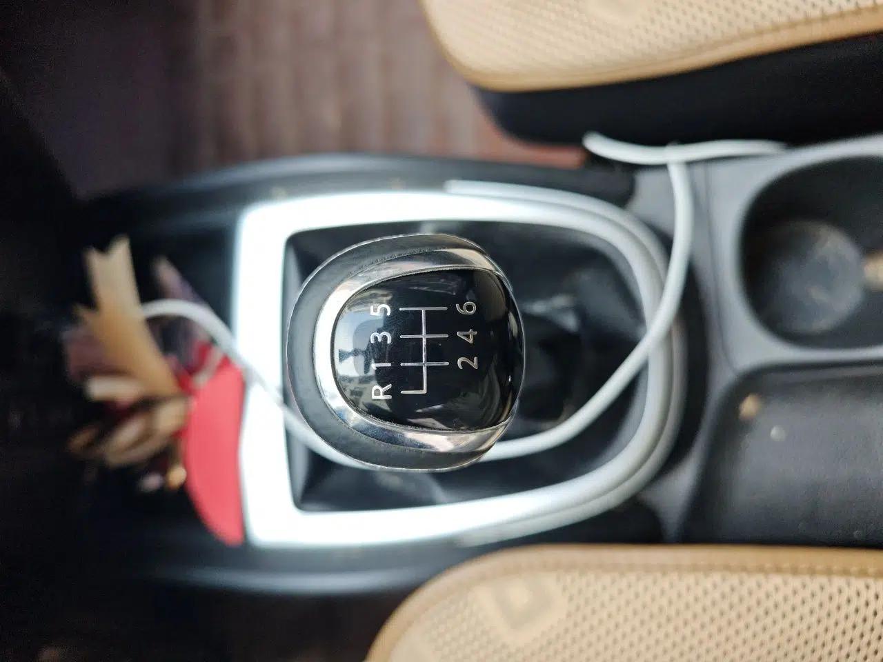 Nissan Qashqai 2016 1.2T Manual Fashion Edition — миниатюра 11