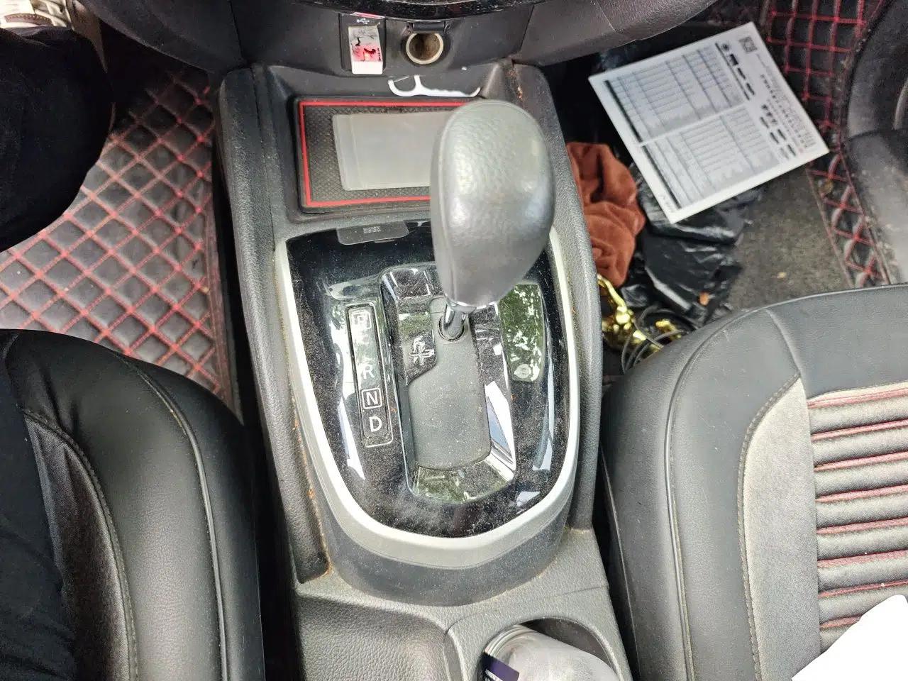 Nissan Qashqai 2016 2.0L CVT Elite Edition — миниатюра 14