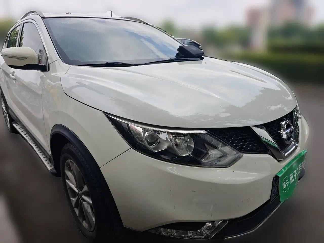 Nissan Qashqai 2016 2.0L CVT Elite Edition — миниатюра 3