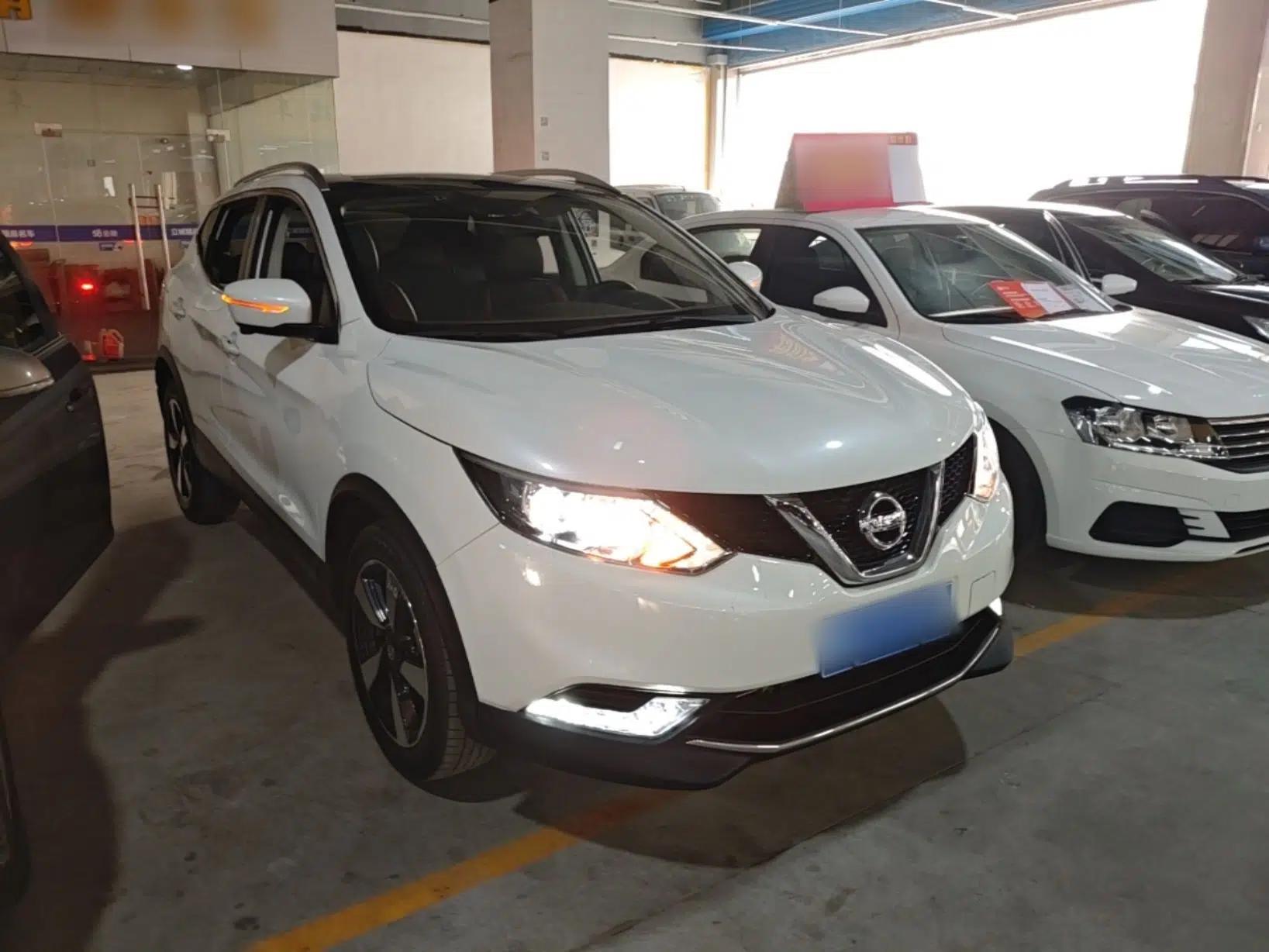 Nissan Qashqai 2017 2.0L CVT Luxury Edition China VI Standard — миниатюра 3