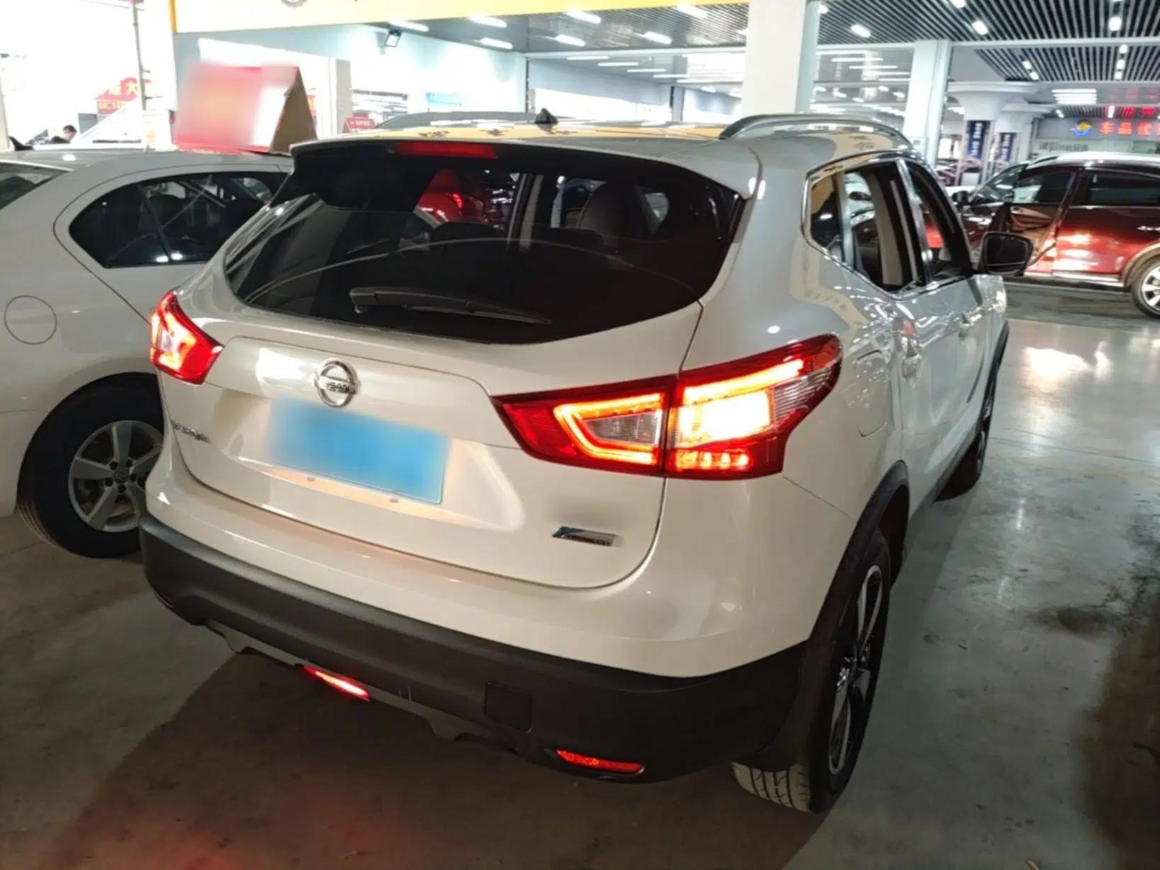 Nissan Qashqai 2017 2.0L CVT Luxury Edition China VI Standard — миниатюра 6
