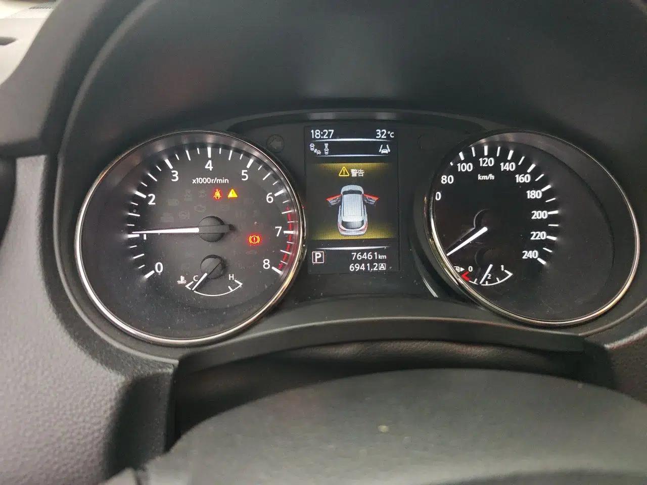 Nissan Qashqai 2016 2.0L CVT Flagship Edition — миниатюра 9