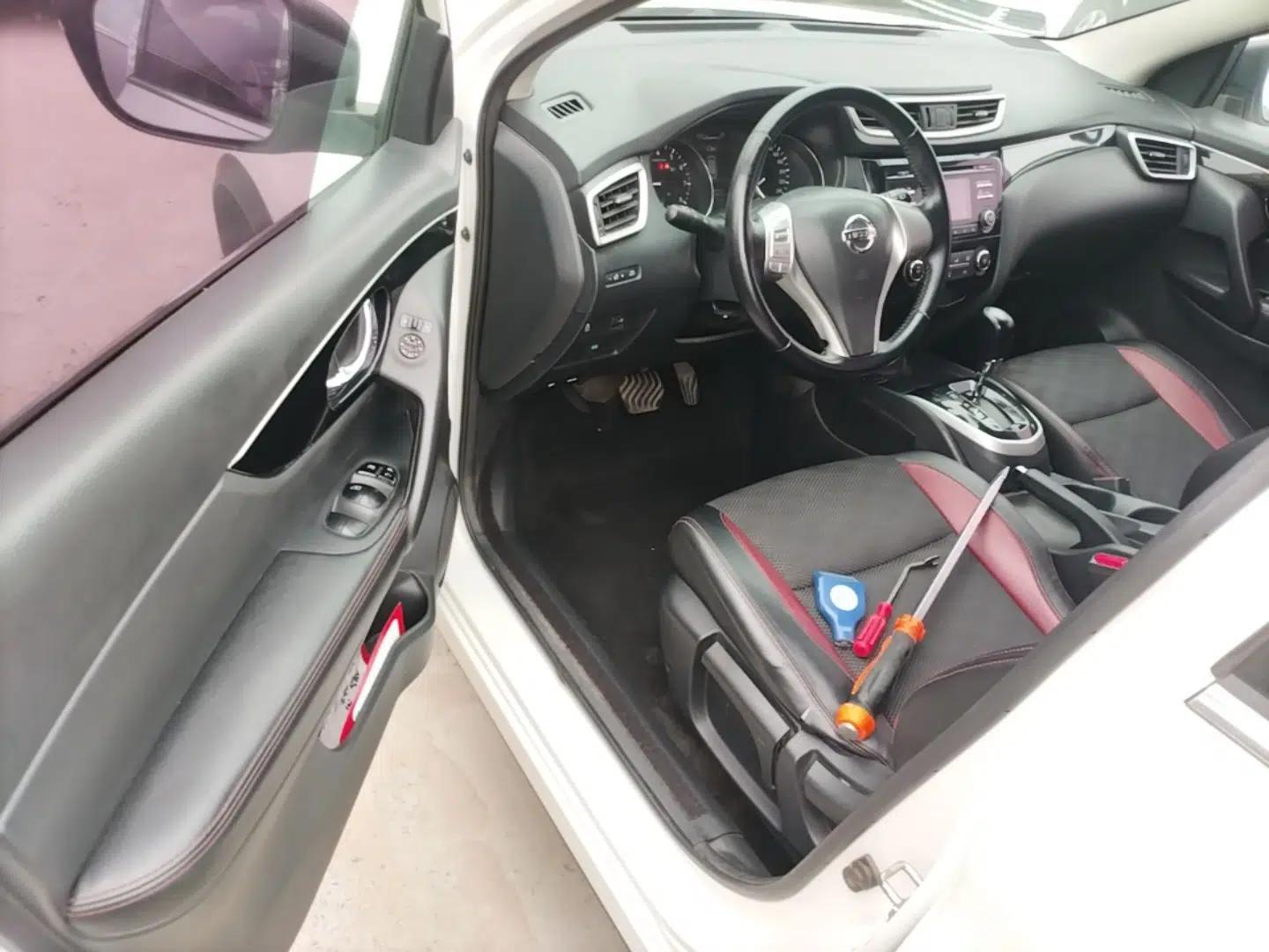 Nissan Qashqai 2016 2.0L CVT Luxury Edition — миниатюра 18
