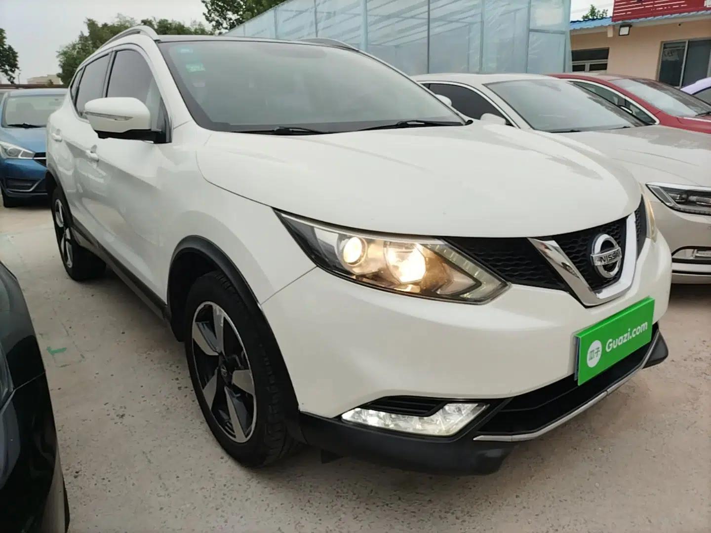 Nissan Qashqai 2016 2.0L CVT Luxury Edition — миниатюра 3