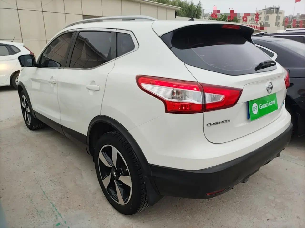 Nissan Qashqai 2016 2.0L CVT Luxury Edition — миниатюра 4