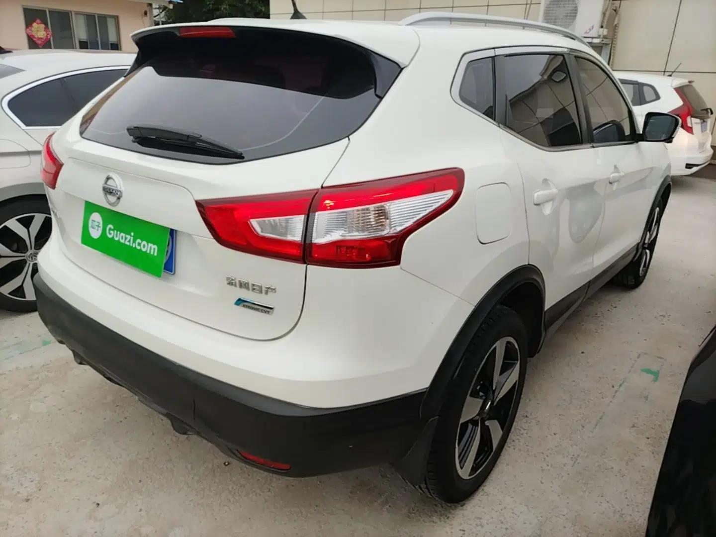 Nissan Qashqai 2016 2.0L CVT Luxury Edition — миниатюра 6