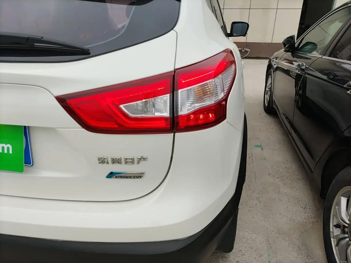 Nissan Qashqai 2016 2.0L CVT Luxury Edition — миниатюра 9
