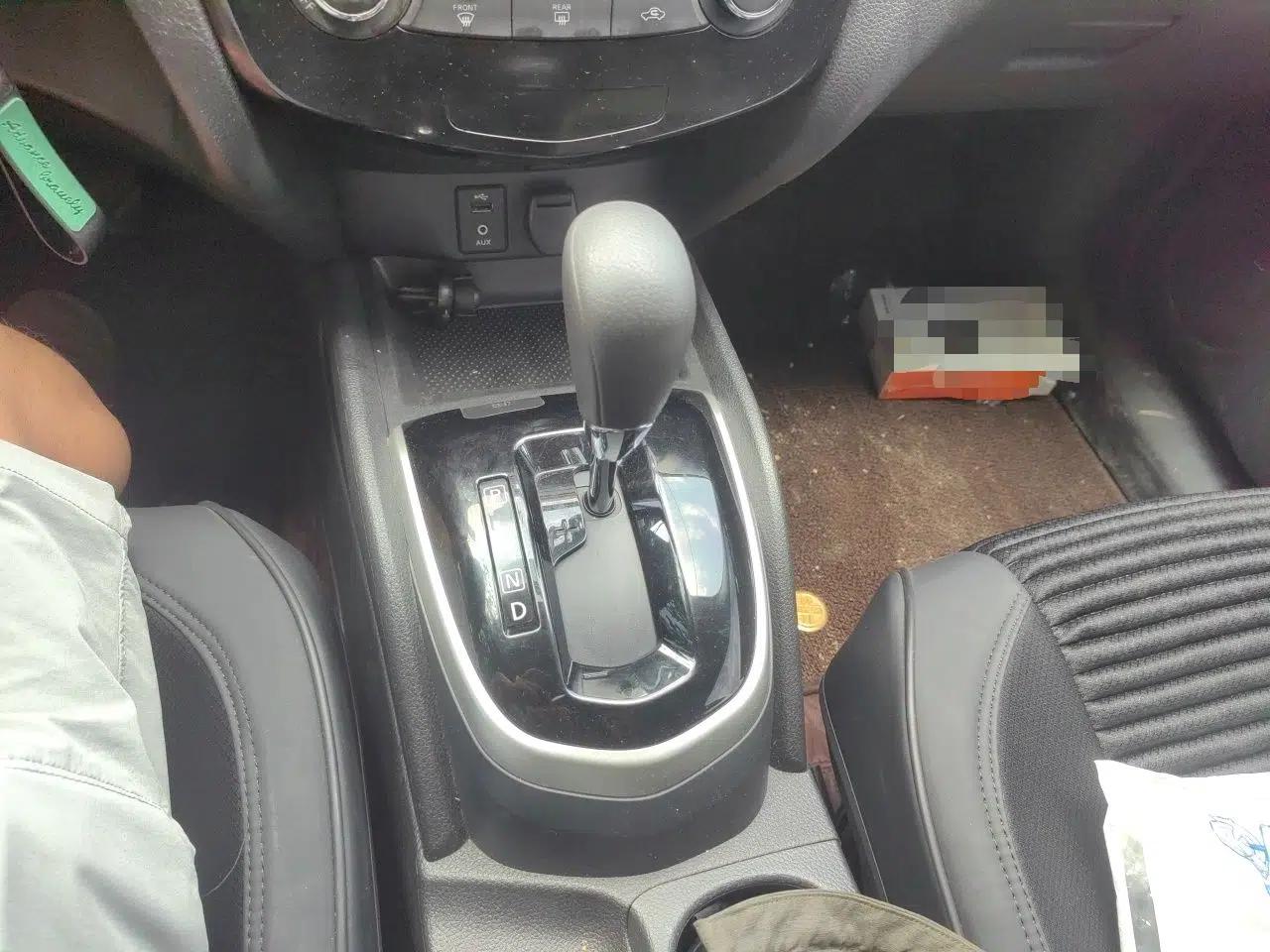 Nissan Qashqai 2017 2.0L CVT Elite Edition China V Standard — миниатюра 14