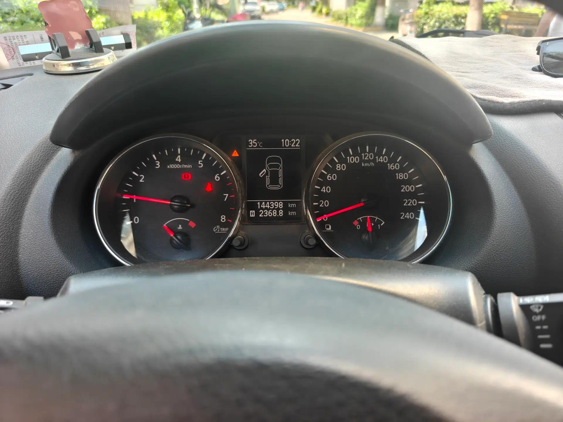 Nissan Qashqai 2012 1.6XE Wind 5MT 2WD — миниатюра 12