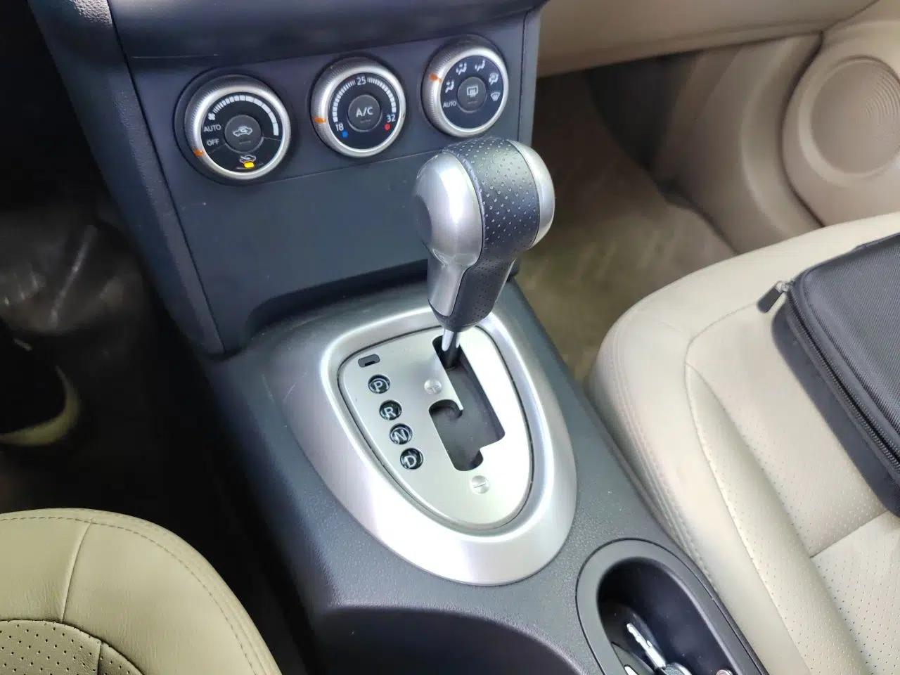 Nissan Qashqai 2012 2.0 XV LE CVT 2WD — миниатюра 14