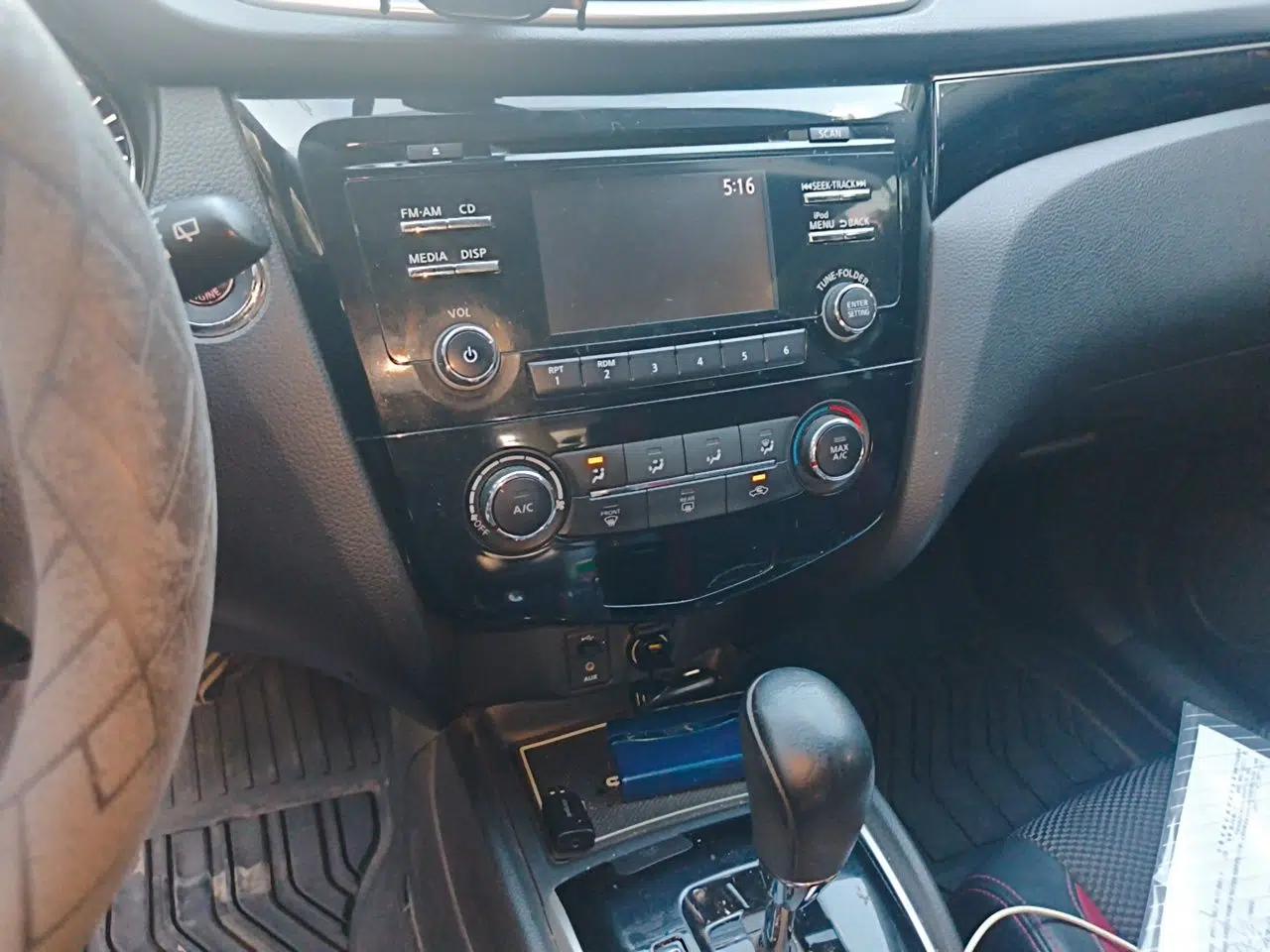 Nissan Qashqai 2016 2.0L CVT Luxury Edition — миниатюра 13