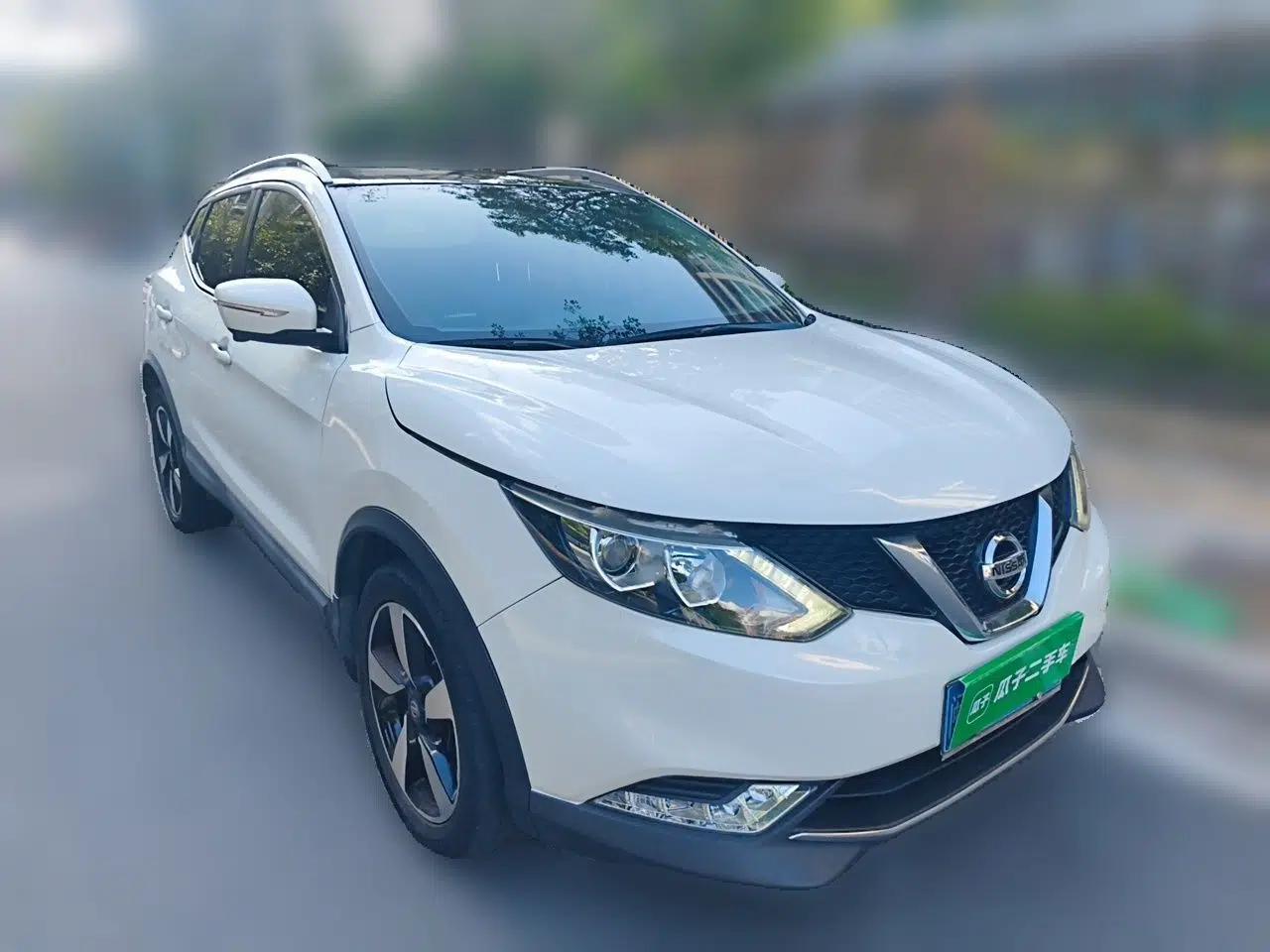 Nissan Qashqai 2016 2.0L CVT Luxury Edition — миниатюра 3