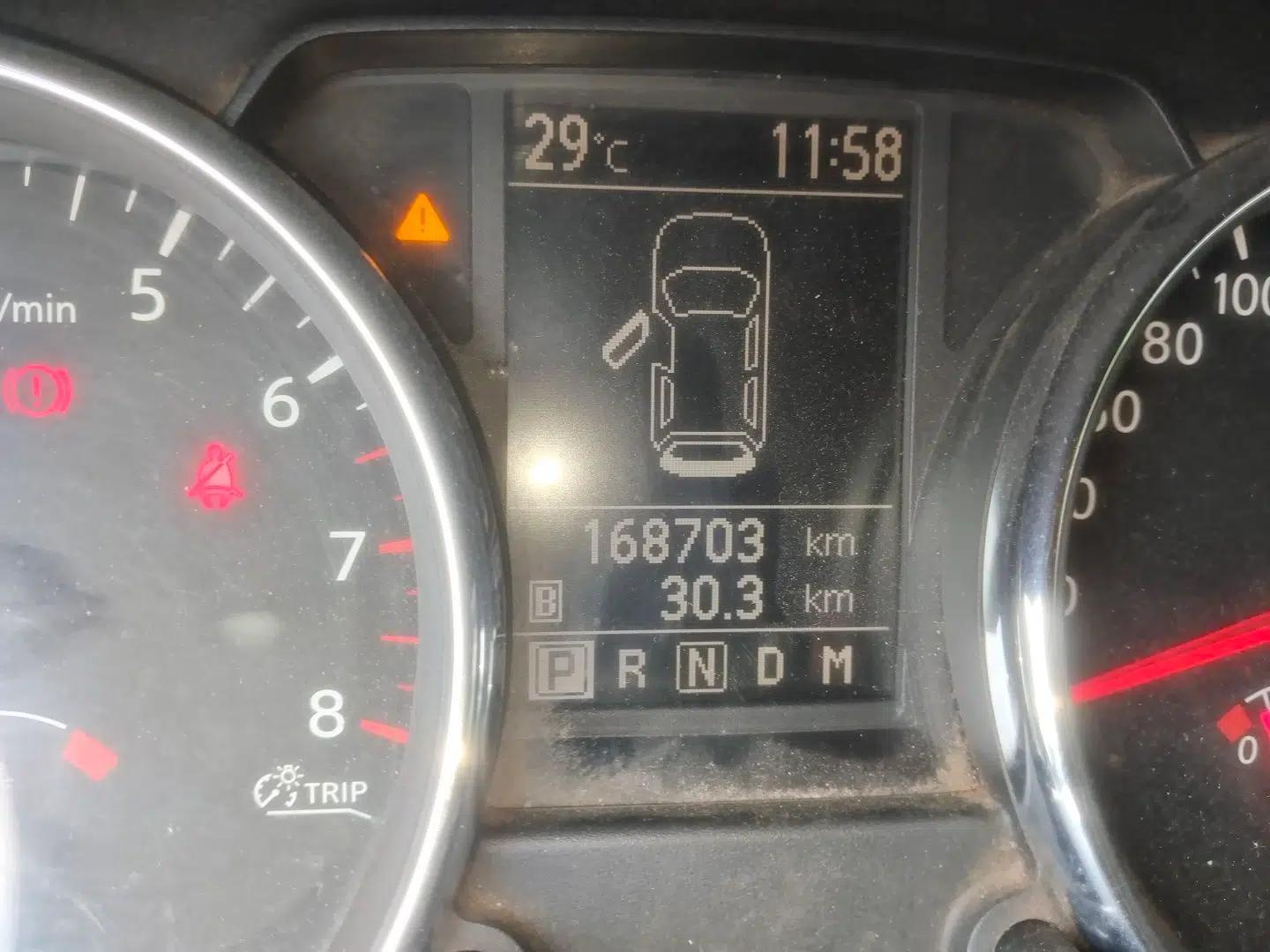 Nissan Qashqai 2012 2.0 XL Fire CVT 2WD — миниатюра 12