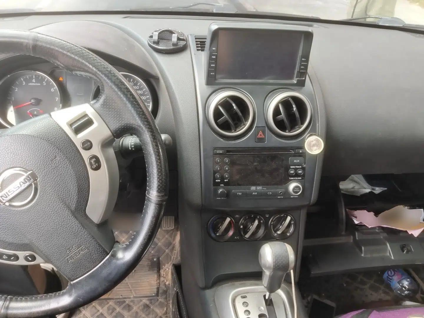 Nissan Qashqai 2012 2.0 XL Fire CVT 2WD — миниатюра 9