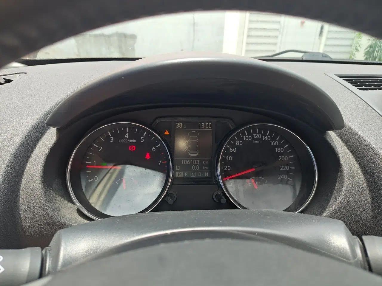 Nissan Qashqai 2012 2.0 XV LE CVT 2WD — миниатюра 11