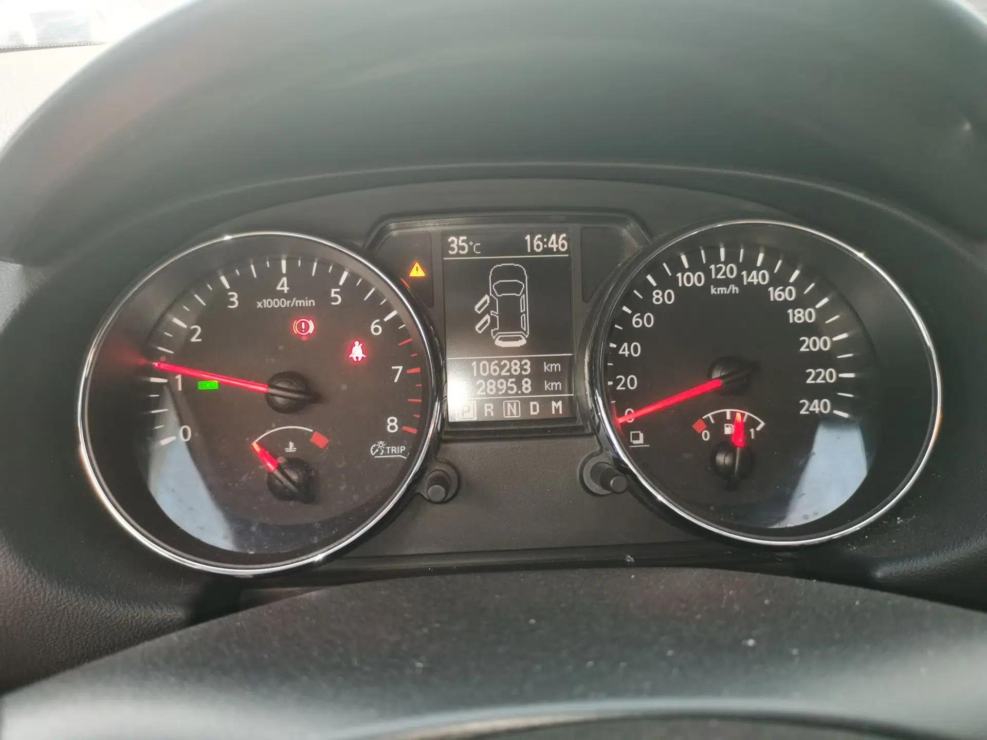 Nissan Qashqai 2015 2.0 XV Coolray CVT 2WD — миниатюра 11