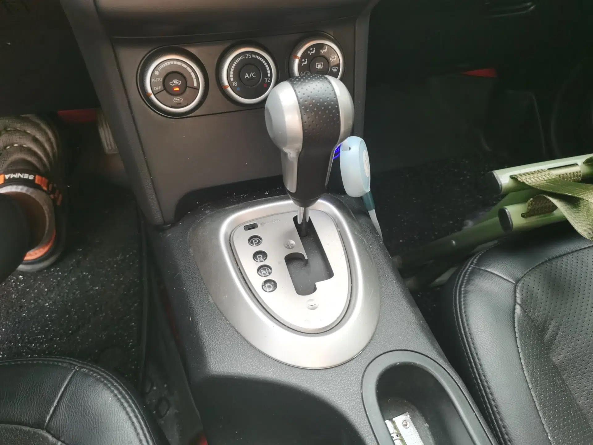 Nissan Qashqai 2015 2.0 XV Coolray CVT 2WD — миниатюра 14