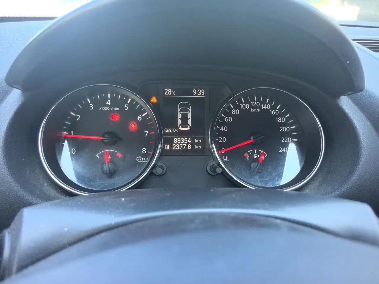 Nissan Qashqai 2012 2.0 XL Fire 6MT 2WD — миниатюра 11