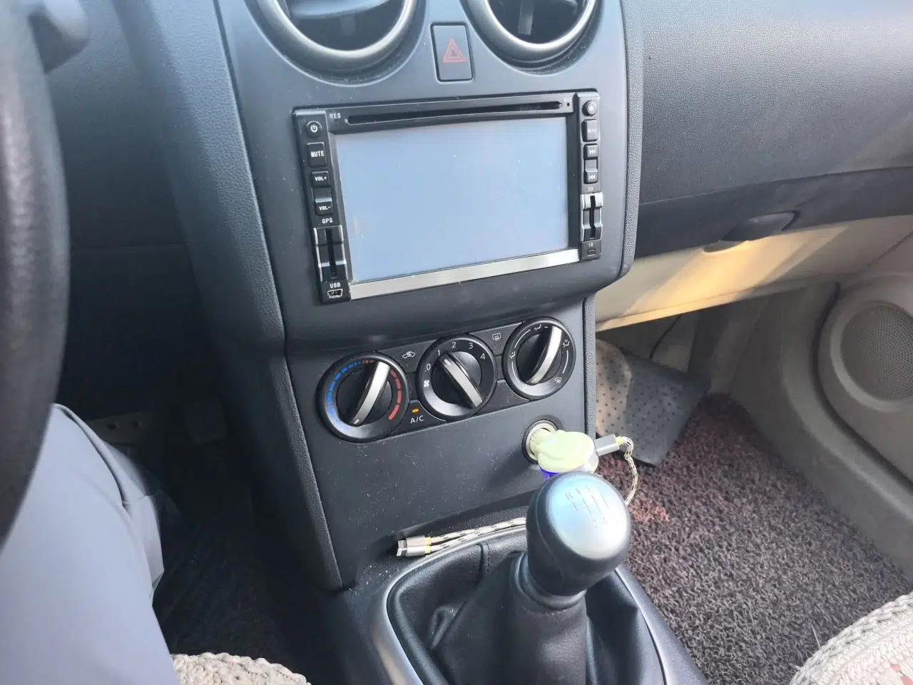 Nissan Qashqai 2012 2.0 XL Fire 6MT 2WD — миниатюра 13