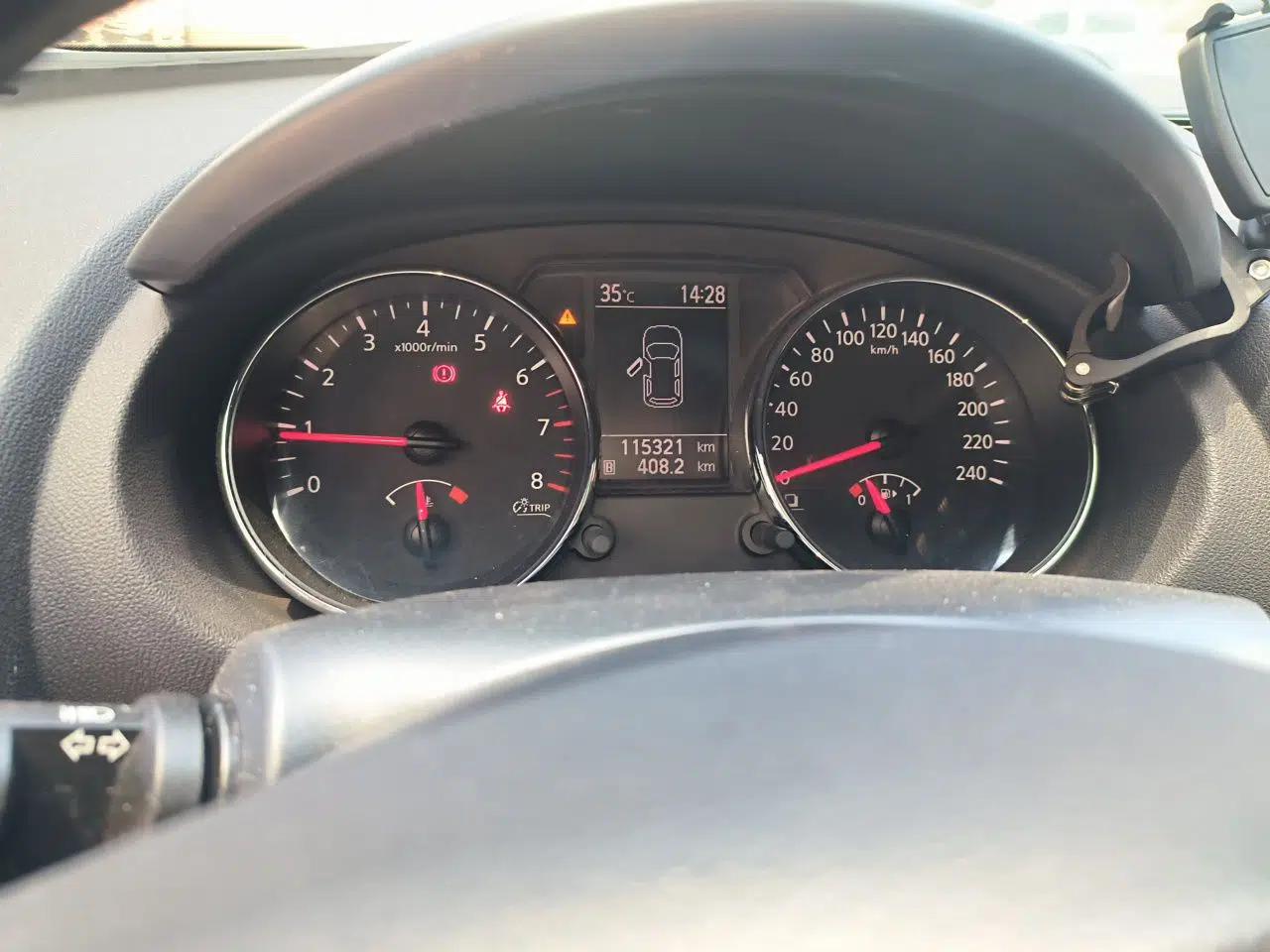 Nissan Qashqai 2012 1.6XE Wind 5MT 2WD — миниатюра 11