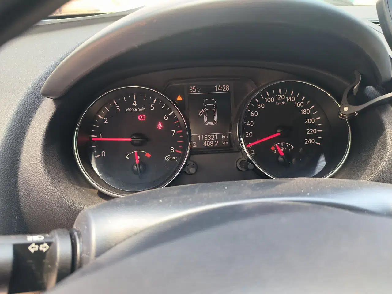 Nissan Qashqai 2012 1.6XE Wind 5MT 2WD — миниатюра 12
