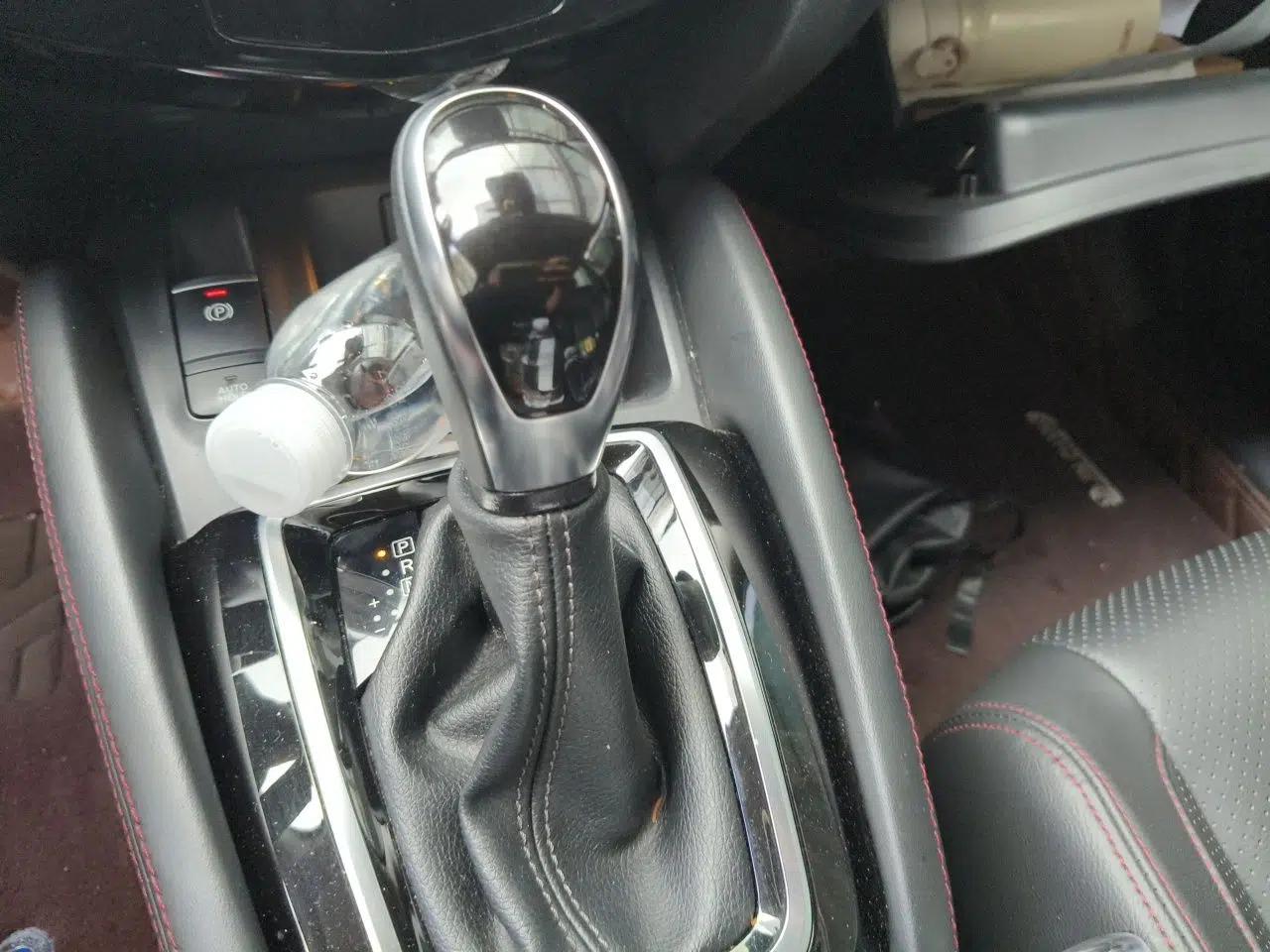 Nissan Qashqai 2021 2.0L CVT Luxury Navigation Edition — миниатюра 14