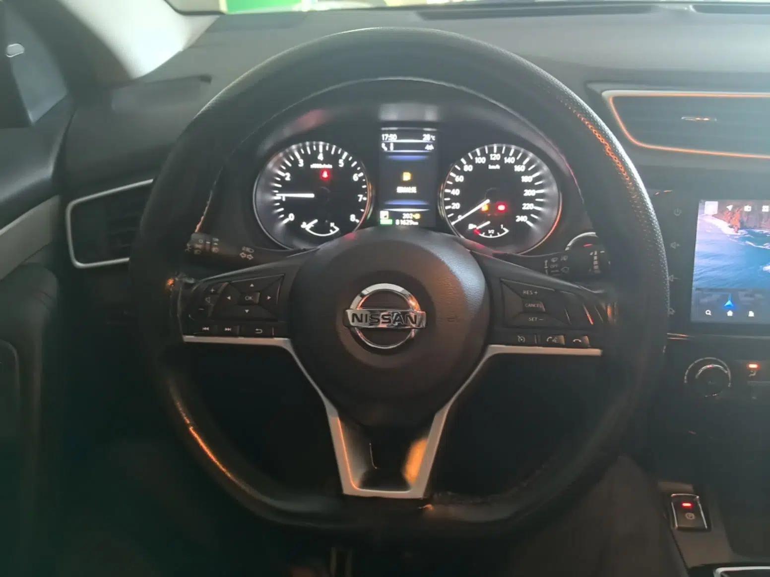 Nissan Qashqai 2021 2.0L CVT Luxury Edition — миниатюра 13