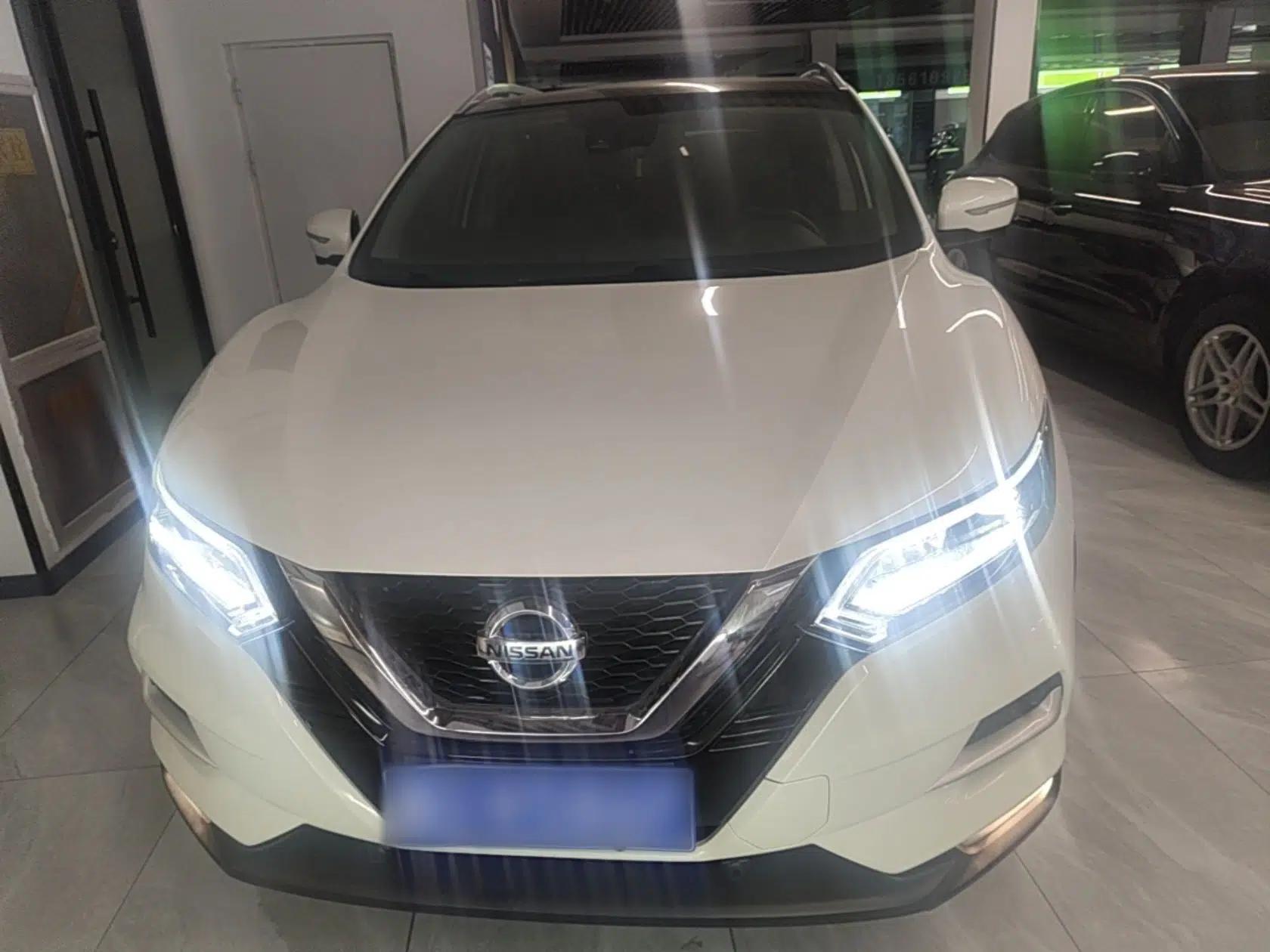 Nissan Qashqai 2022 2.0L CVT XV Premier Luxury Edition — миниатюра 2