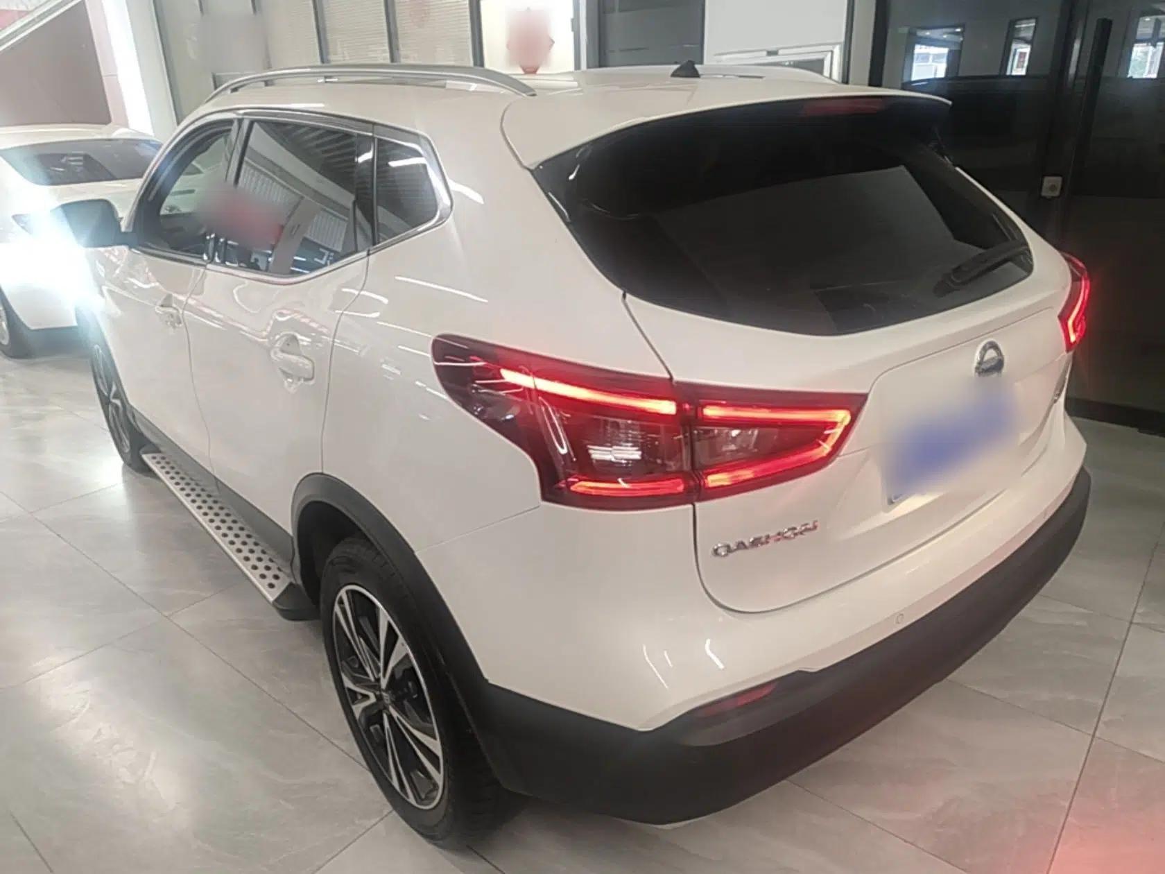 Nissan Qashqai 2022 2.0L CVT XV Premier Luxury Edition — миниатюра 13