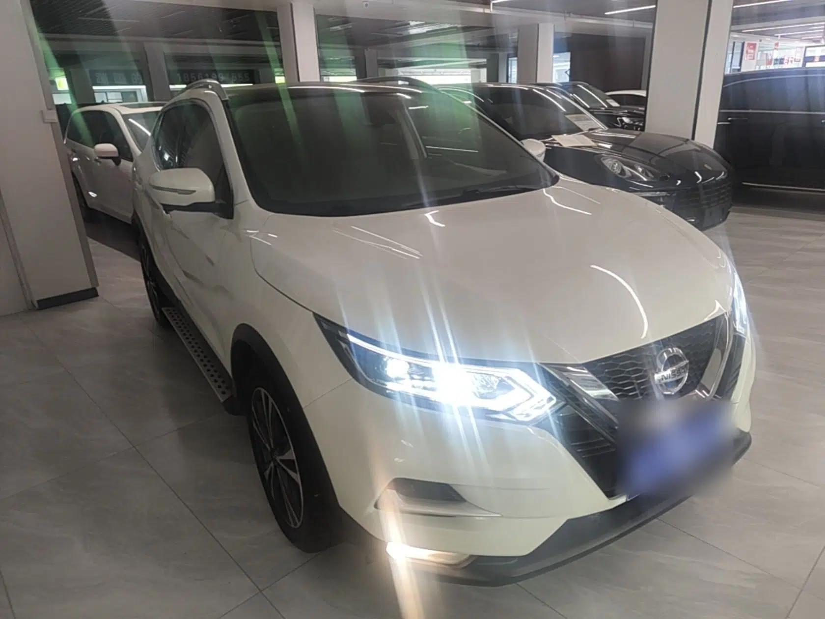 Nissan Qashqai 2022 2.0L CVT XV Premier Luxury Edition — миниатюра 3