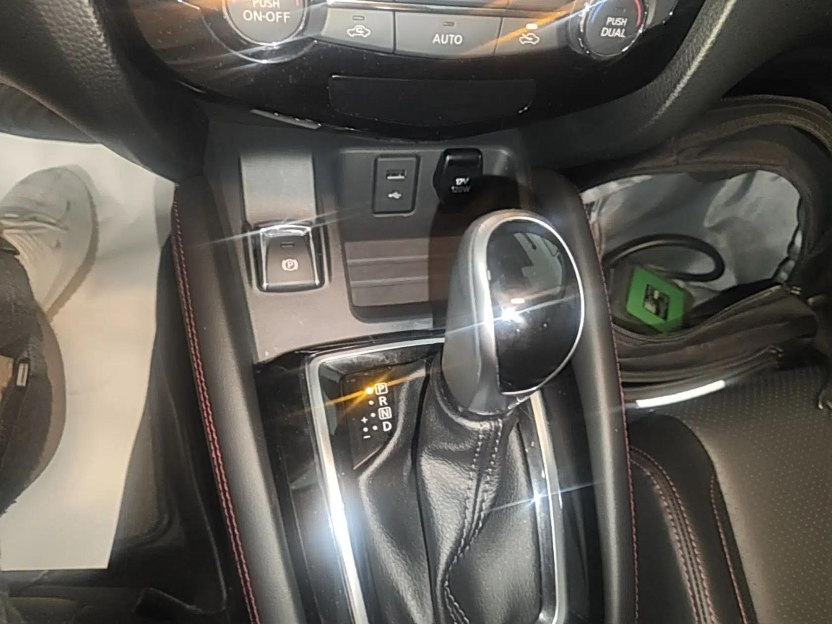 Nissan Qashqai 2022 2.0L CVT XV Premier Luxury Edition — миниатюра 21