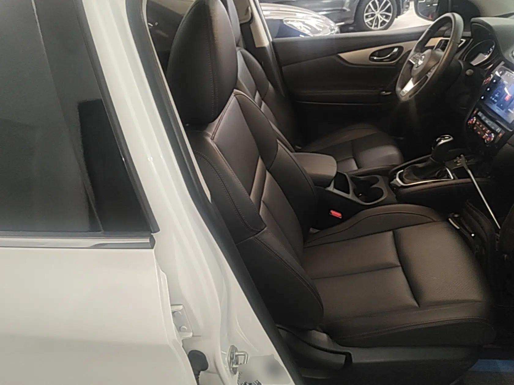 Nissan Qashqai 2022 2.0L CVT XV Premier Luxury Edition — миниатюра 24