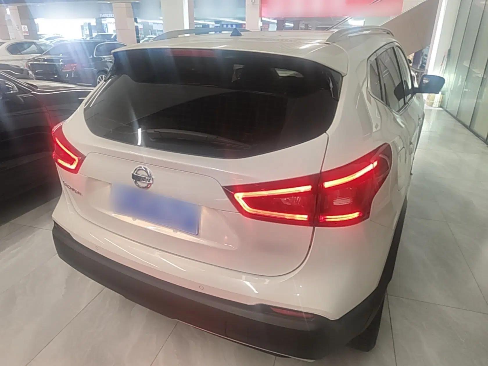 Nissan Qashqai 2022 2.0L CVT XV Premier Luxury Edition — миниатюра 6