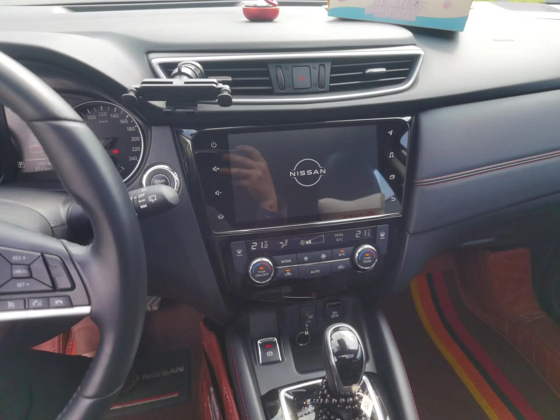 Nissan Qashqai 2022 2.0L CVT XV Premier Luxury Edition — миниатюра 13
