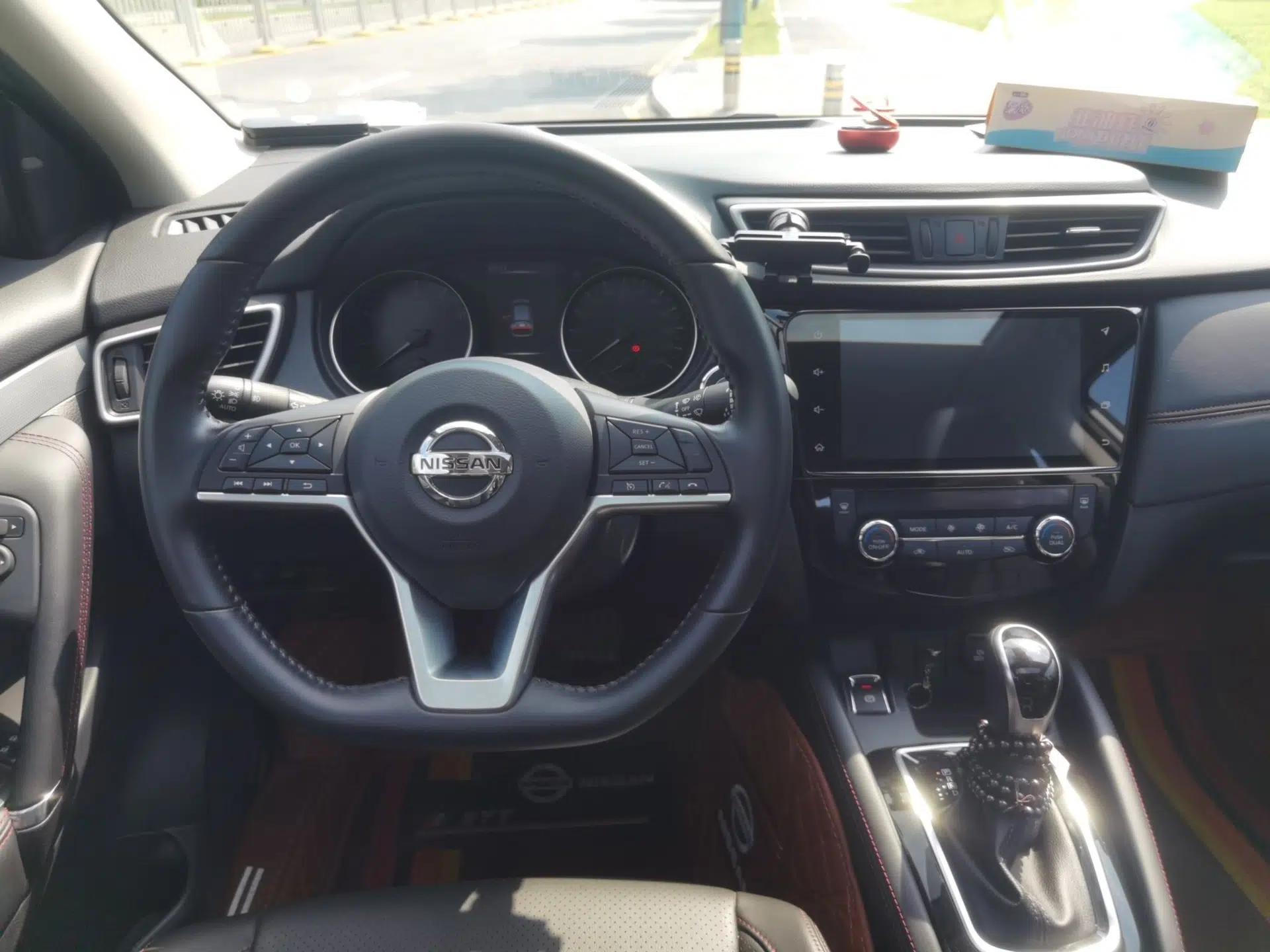 Nissan Qashqai 2022 2.0L CVT XV Premier Luxury Edition — миниатюра 9