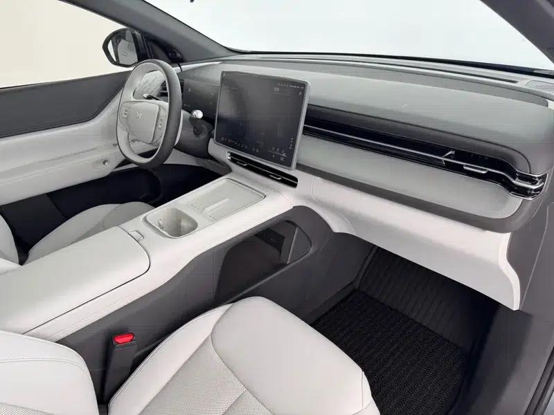 XPeng G6 2025 Pure Electric 625 Long Range Max Technology Edition — миниатюра 11