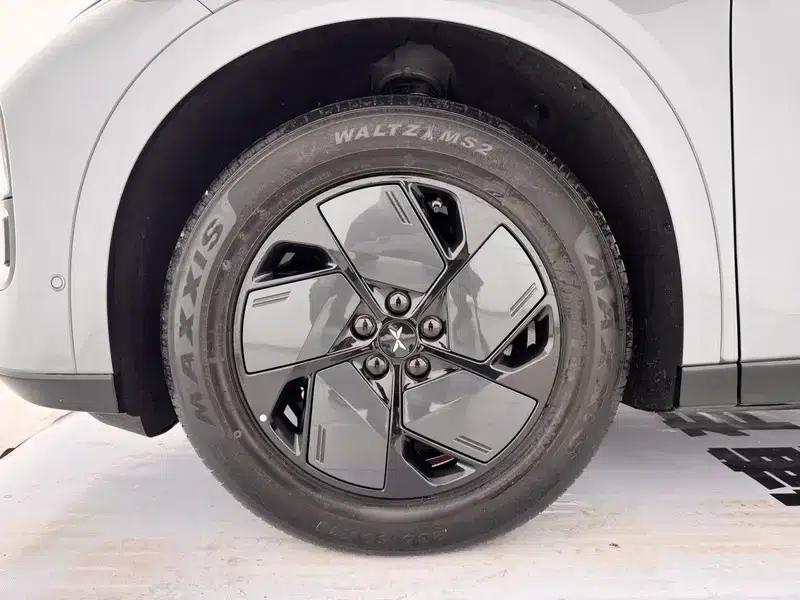 XPeng G6 2025 Pure Electric 625 Long Range Max Technology Edition — миниатюра 8