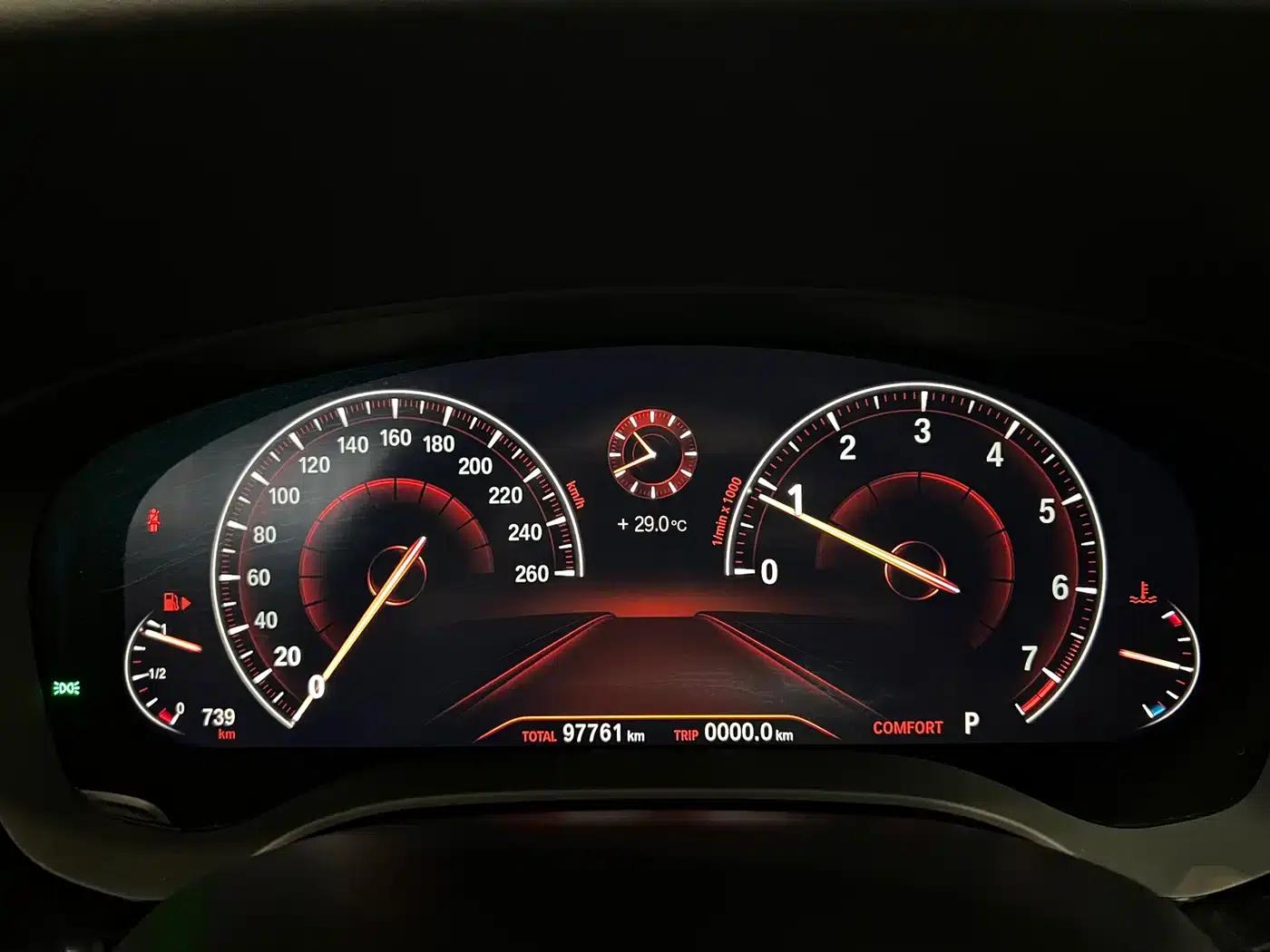2019 BMW 5 Series 525Li Luxury Package — миниатюра 13