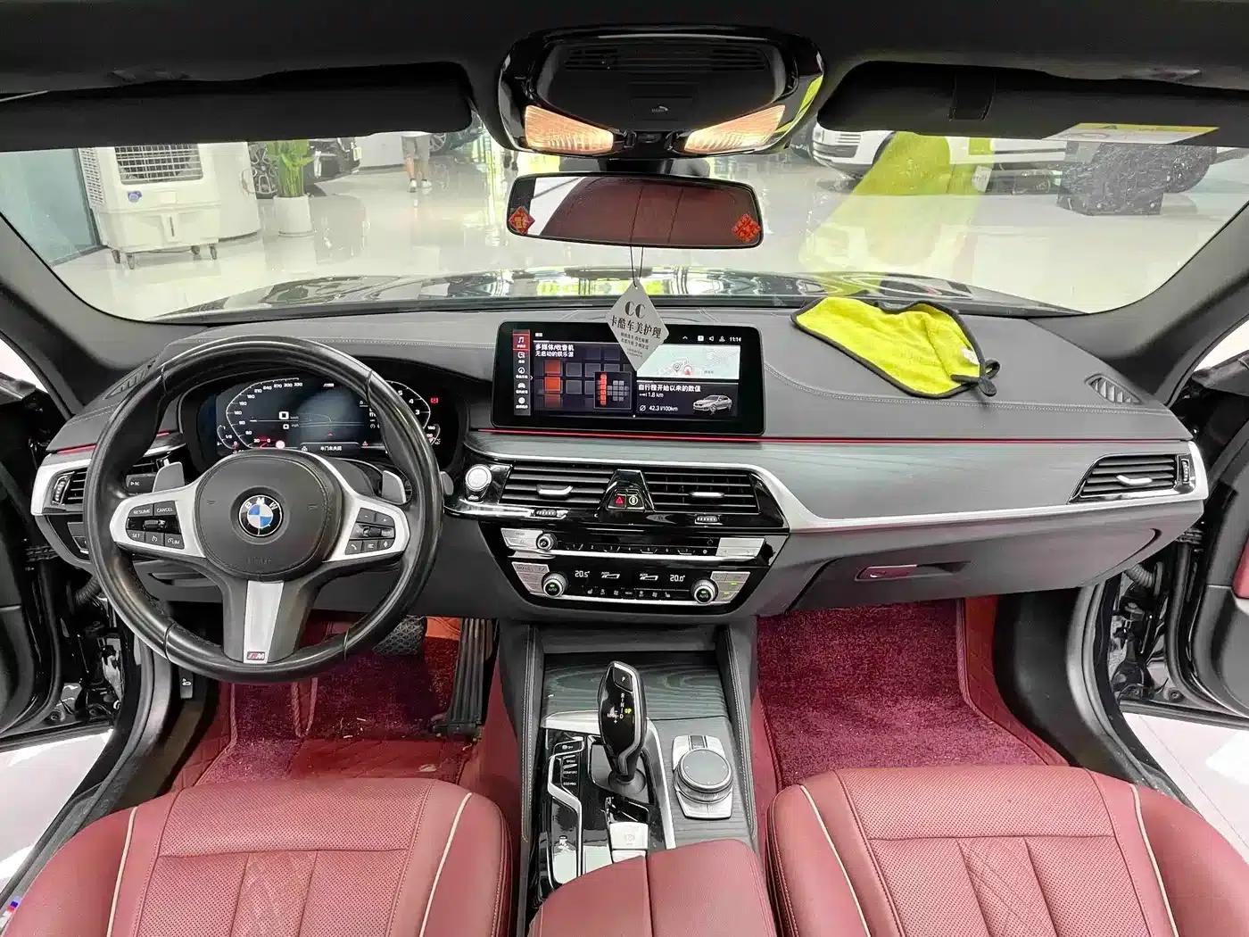 2021 BMW 5 Series 530Li Leading Edition M Sport Package — миниатюра 4