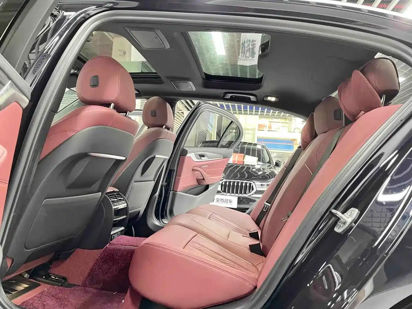 2021 BMW 5 Series 530Li Leading Edition M Sport Package — миниатюра 6