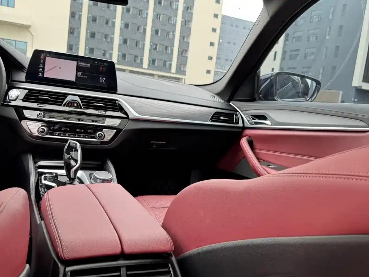 2021 BMW 5 Series 530Li Leading Edition M Sport Package — миниатюра 14