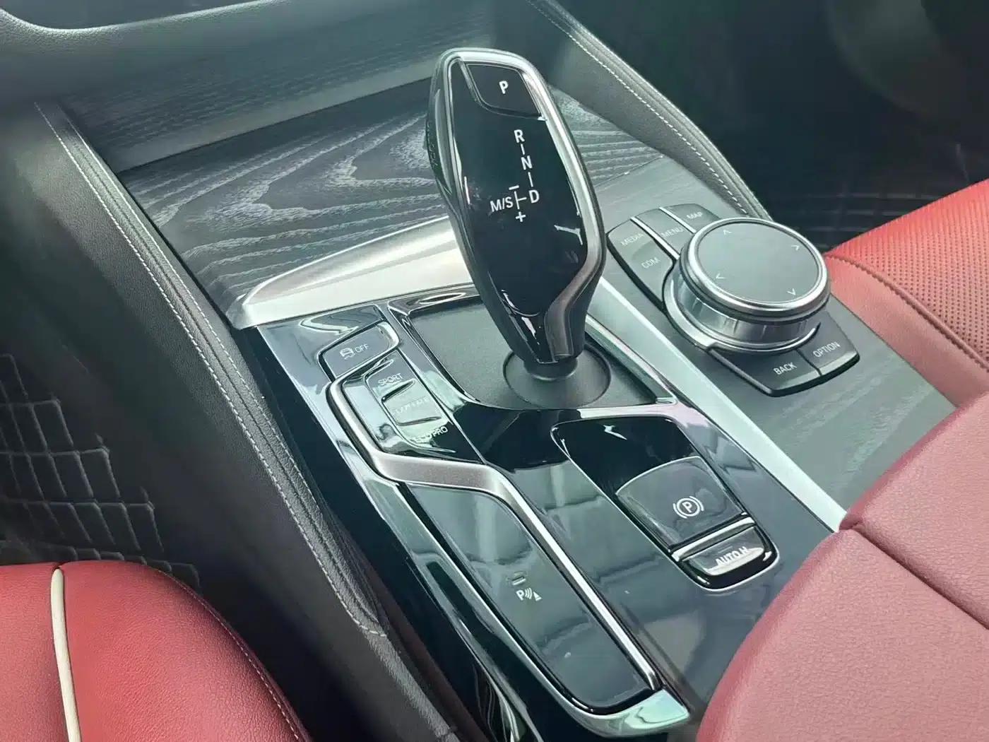 2023 BMW 5 Series 530Li Leading Edition M Sport Package — миниатюра 12
