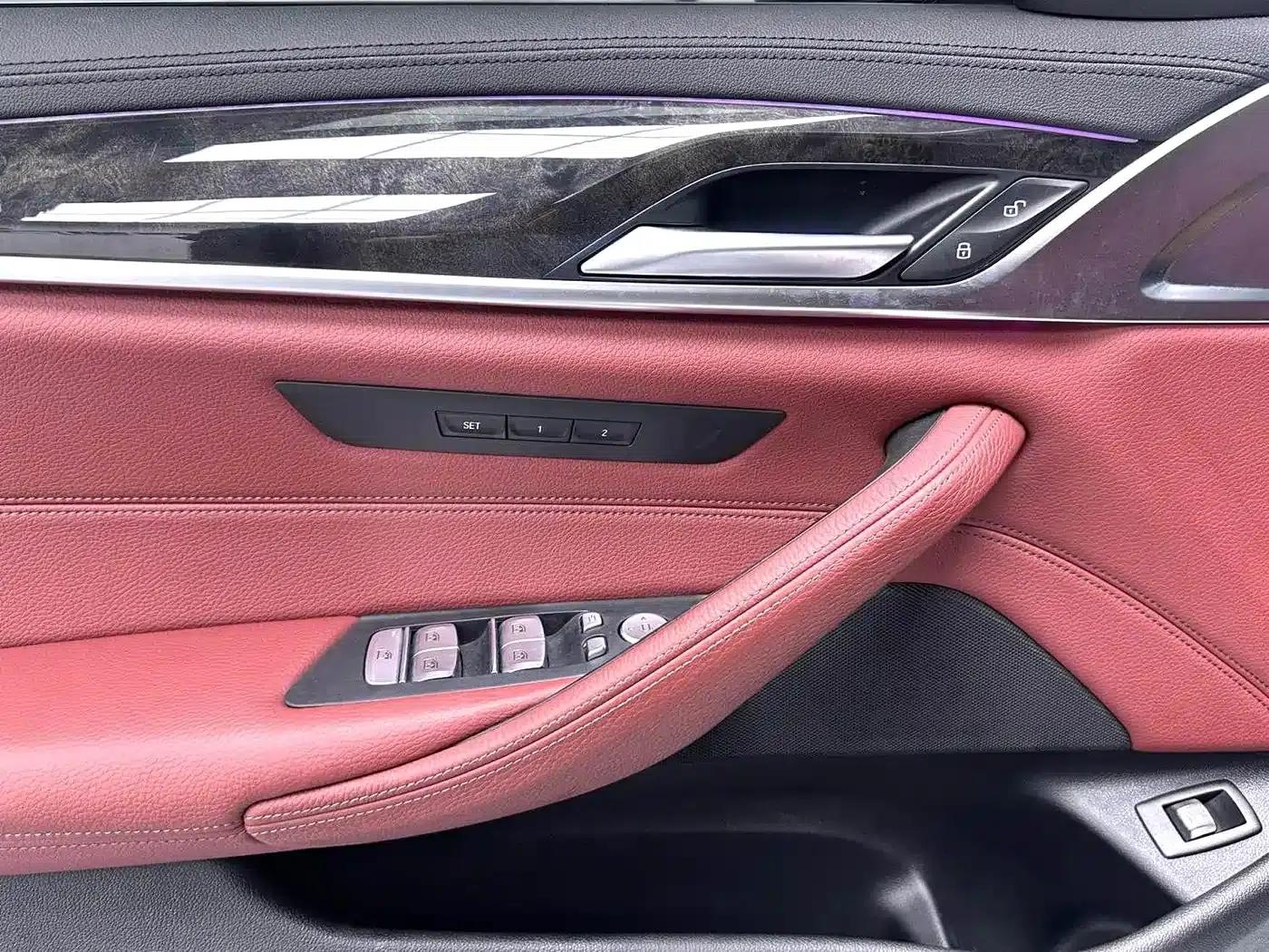 2019 BMW 5 Series 530Li Leading Edition M Sport Package — миниатюра 3