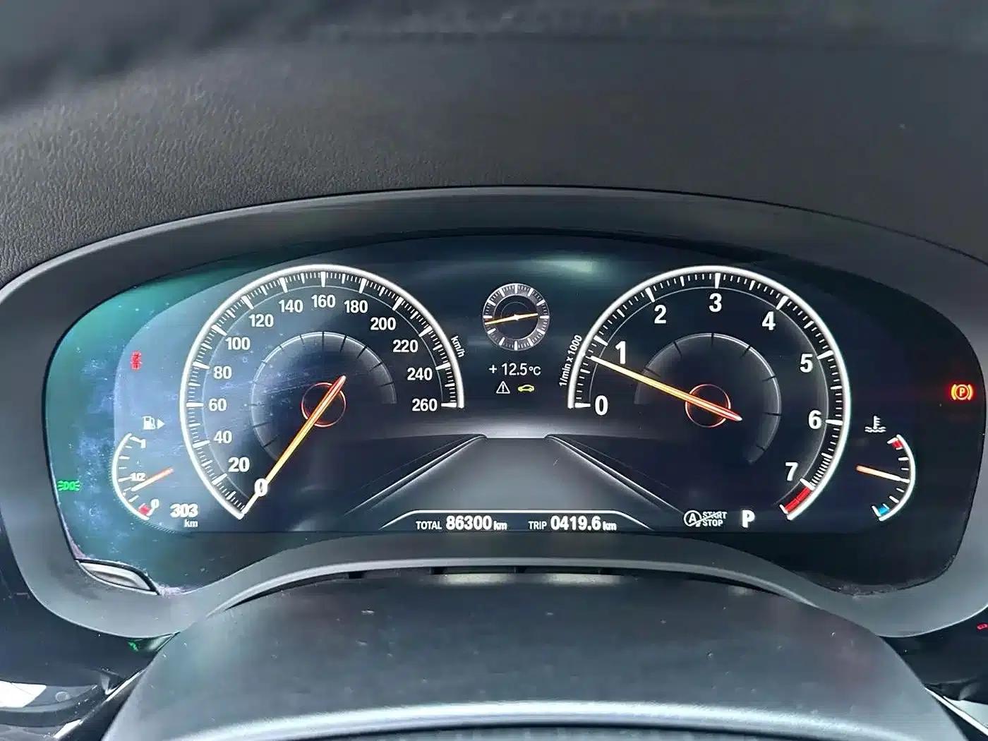 2019 BMW 5 Series 530Li Leading Edition M Sport Package — миниатюра 6