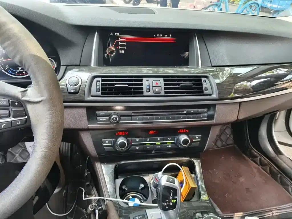 2017 BMW 5 Series 525Li Luxury Design Package — миниатюра 14