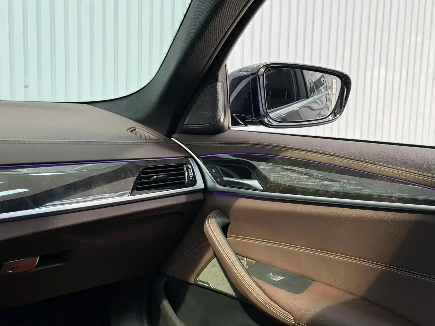 2020 BMW 5 Series 525Li M Sport Package — миниатюра 16